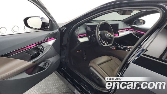 BMW 5 Series 2025 — ფოტო 10/20