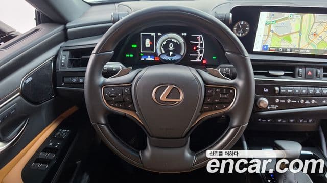 Lexus ES300h 2023 — Photo 36/36
