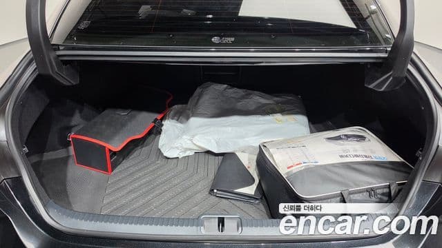 Lexus ES300h 2023 — Photo 19/36