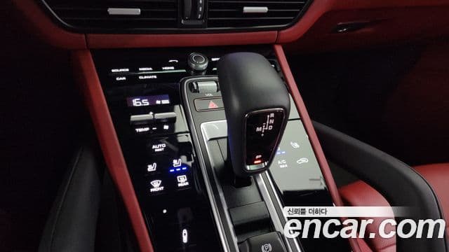 Porsche Cayenne 2023 — Şəkil 9/20