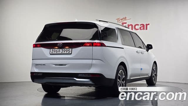 Kia Carnival 2020 — ფოტო 2/20