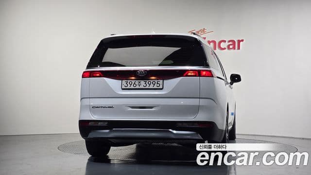 Kia Carnival 2020 — ფოტო 4/20