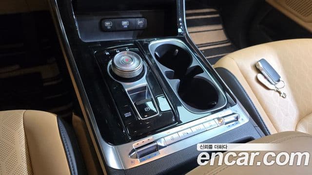 Kia Carnival 2020 — ფოტო 9/20
