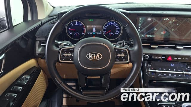 Kia Carnival 2020 — ფოტო 13/20