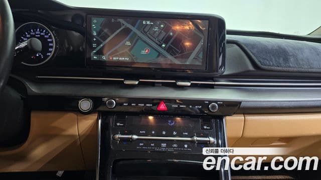 Kia Carnival 2020 — ფოტო 14/20