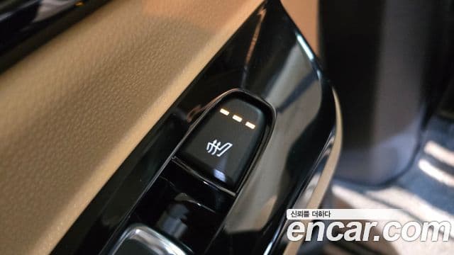 Kia Carnival 2020 — ფოტო 19/20