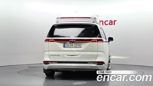 Kia Carnival 2021 — ფოტო 4/20