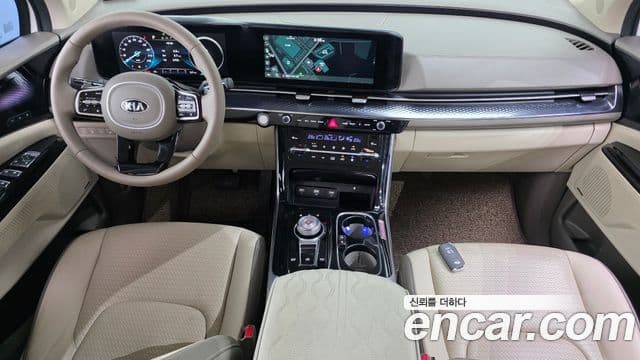 Kia Carnival 2021 — ფოტო 7/20