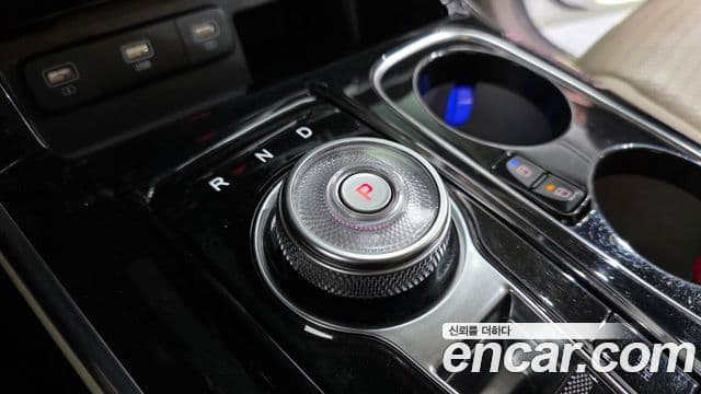 Kia Carnival 2021 — ფოტო 9/20