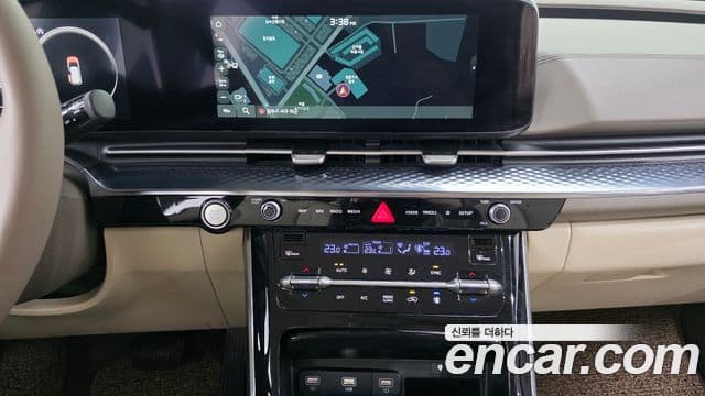 Kia Carnival 2021 — ფოტო 13/20