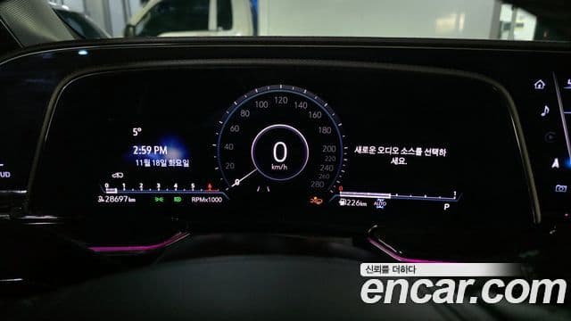 Cadillac Escalade 2023 — Şəkil 8/20