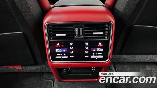 Porsche Cayenne 2023 — Фото 18/20
