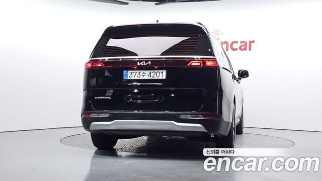 Kia Carnival 2022 — ფოტო 4/20
