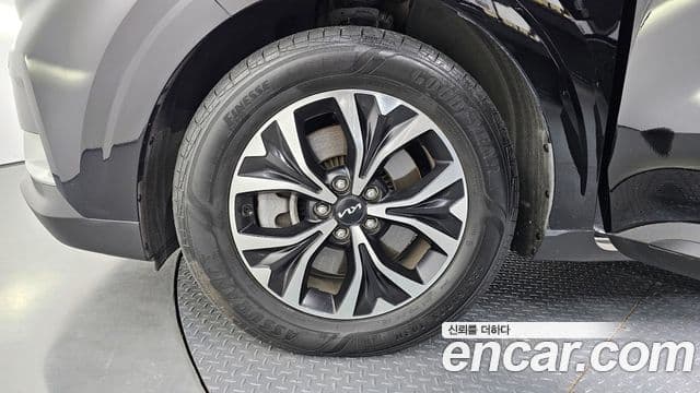 Kia Carnival 2022 — ფოტო 5/20