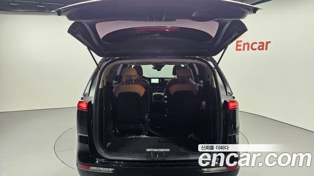 Kia Carnival 2022 — ფოტო 20/20