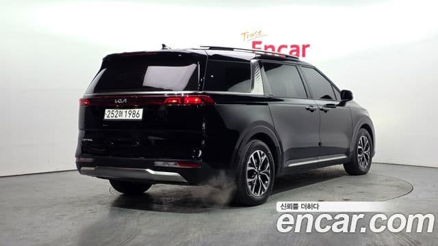 Kia Carnival 2022 — ფოტო 1/20
