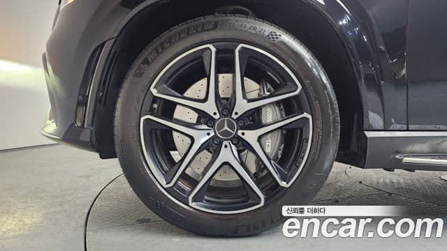 Mercedes-Benz GLE-Class 2023 — ფოტო 5/20