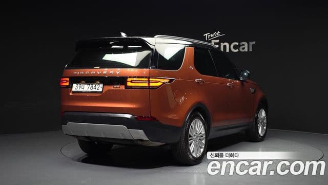 Land Rover Discovery 5 2018 — ფოტო 2/20