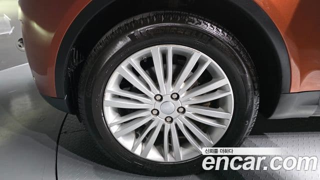 Land Rover Discovery 5 2018 — ფოტო 5/20