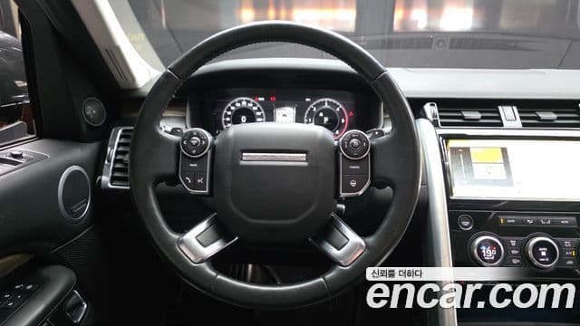 Land Rover Discovery 5 2018 — ფოტო 13/20