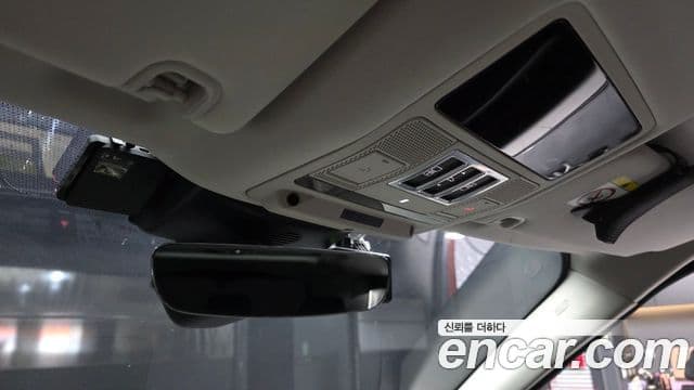 Land Rover Discovery 5 2018 — ფოტო 17/20