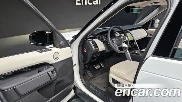 Land Rover Discovery 5 2025 — Фото 10/20
