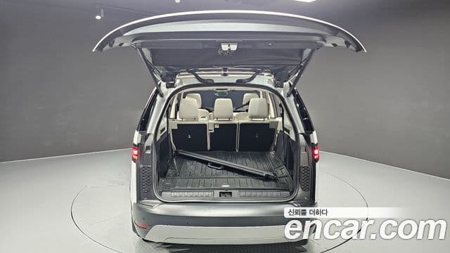 Land Rover Discovery 5 2025 — Фото 20/20