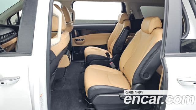Kia Carnival 2020 — ფოტო 11/20