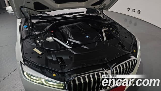 BMW 7 Series 2020 — Фото 6/20