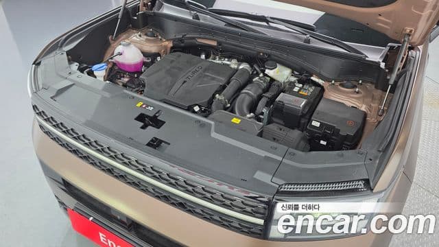 Hyundai Santa Fe 2025 — ფოტო 6/20
