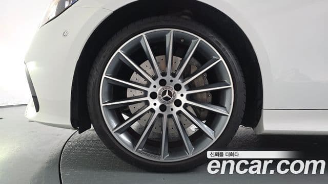 Mercedes-Benz E-Class 2021 — ფოტო 5/20