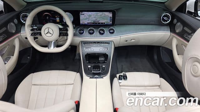 Mercedes-Benz E-Class 2021 — ფოტო 7/20