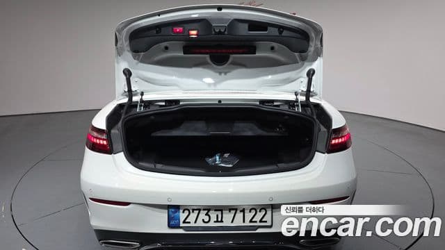 Mercedes-Benz E-Class 2021 — ფოტო 20/20