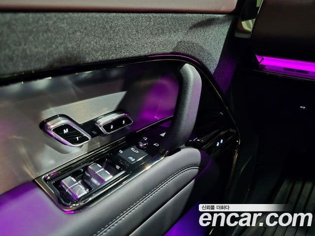 Land Rover Range Rover Sport 2024 — Фото 8/18