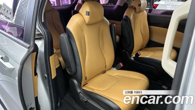 Kia Carnival 2020 — Фото 12/20
