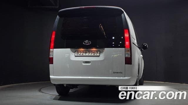 Hyundai Staria 2022 — ფოტო 4/20
