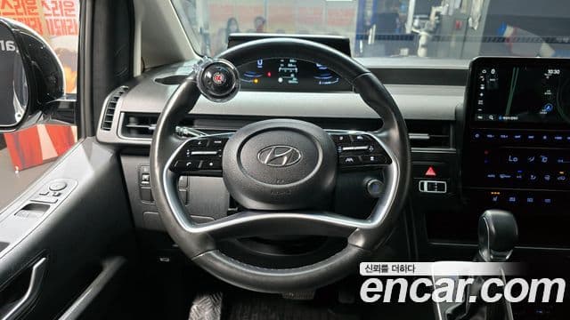 Hyundai Staria 2022 — ფოტო 13/20