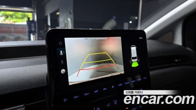 Hyundai Staria 2022 — ფოტო 14/20