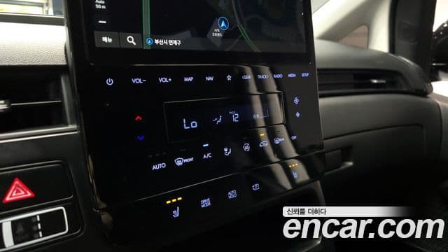 Hyundai Staria 2022 — ფოტო 17/20