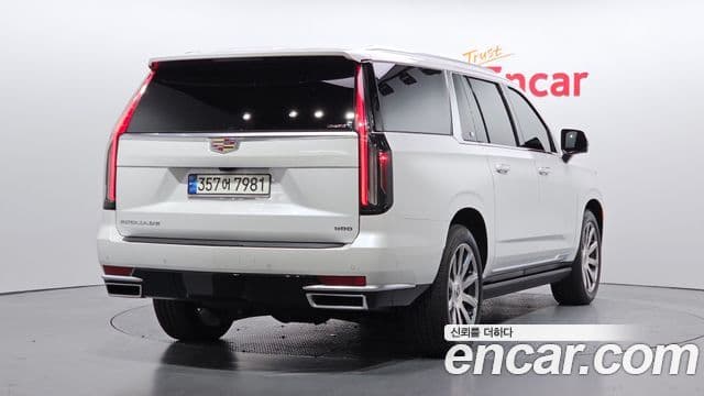 Cadillac Escalade 2021 — Фото 2/20