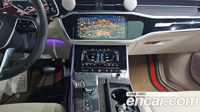 Audi A6 2021 — ფოტო 13/20