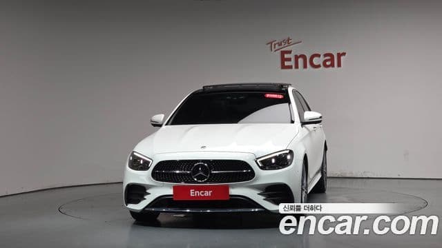 Mercedes-Benz E-Class 2022 — ფოტო 3/20