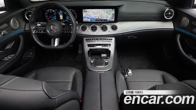 Mercedes-Benz E-Class 2022 — ფოტო 7/20