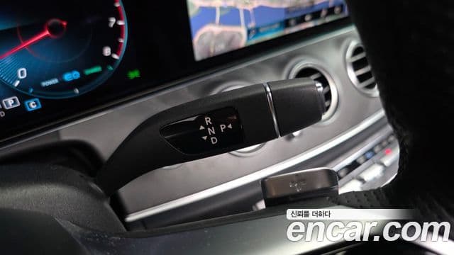 Mercedes-Benz E-Class 2022 — ფოტო 9/20