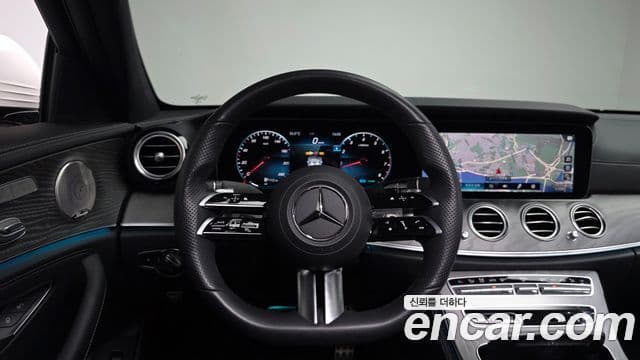 Mercedes-Benz E-Class 2022 — ფოტო 12/20