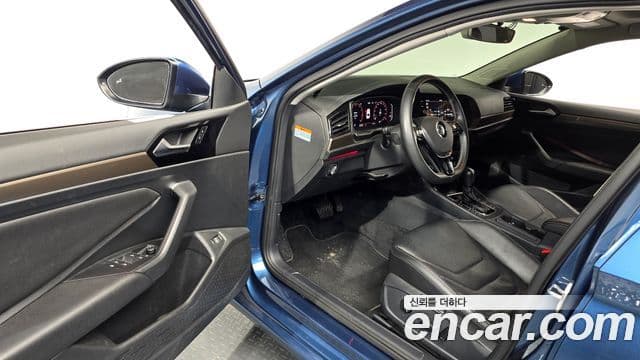 Volkswagen Jetta 2021 — Şəkil 10/20