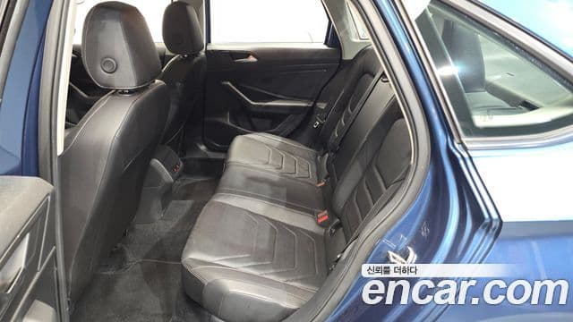 Volkswagen Jetta 2021 — Şəkil 12/20