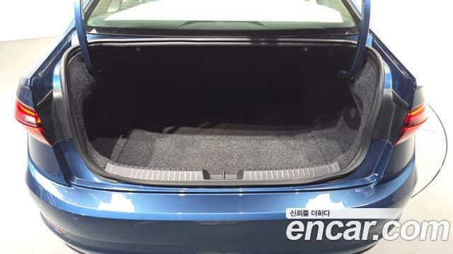 Volkswagen Jetta 2021 — Şəkil 18/20