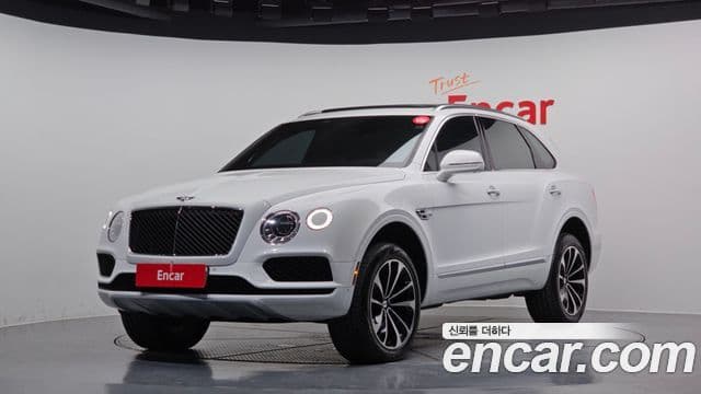 Bentley Bentayga 2019 — Фото 1/20