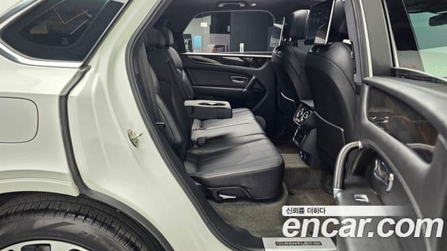 Bentley Bentayga 2019 — Фото 12/20